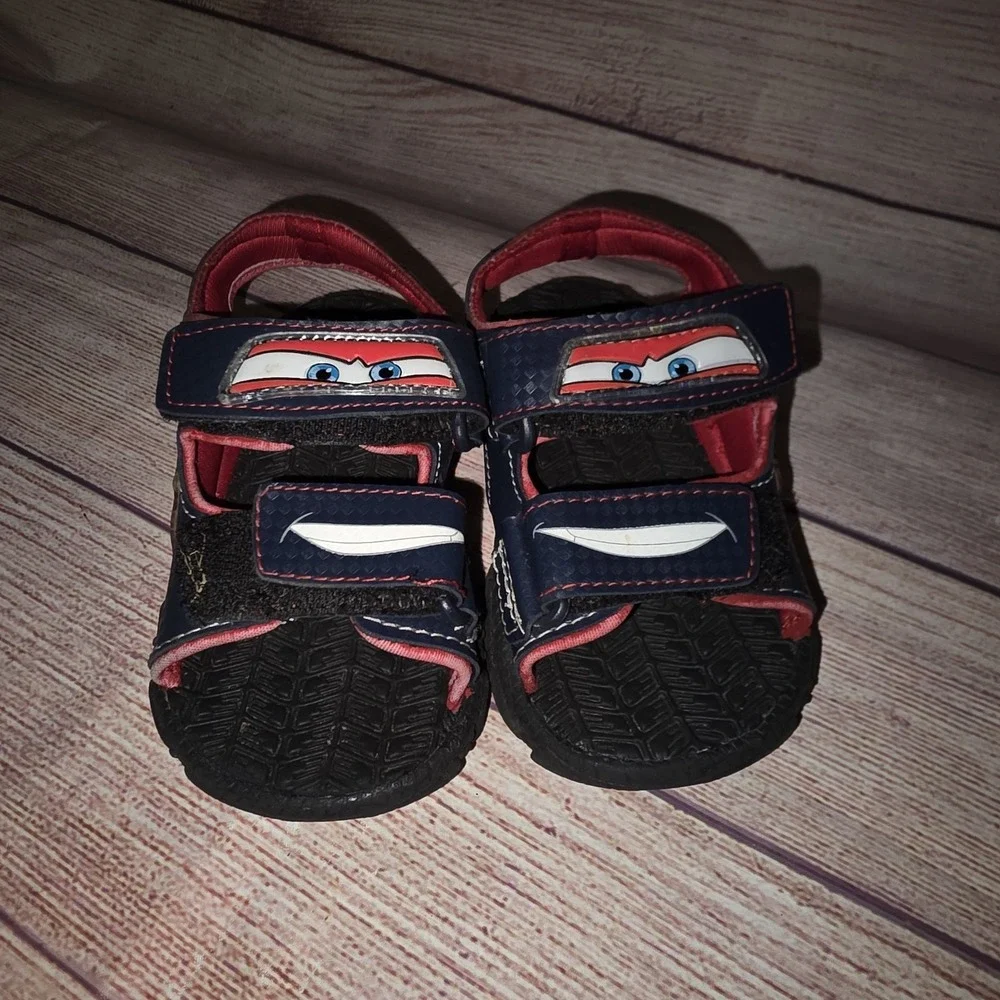 Disney‎ Lightning McQueen Boys Light Up Sandals Size US 6 Small Flaw